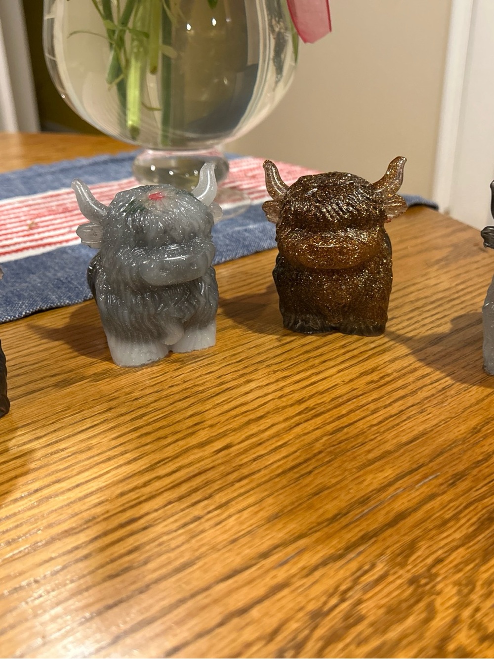 Resin Highland Cow Figurines - Gray and Amber Glitter